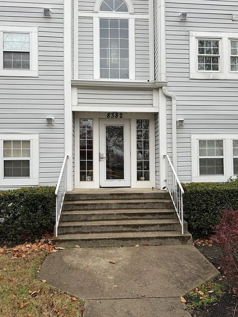 Building Photo - 8382 Montgomery Run Rd #J
