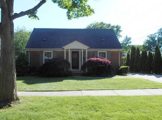 1628 Penistone Rd, Birmingham, MI 48009