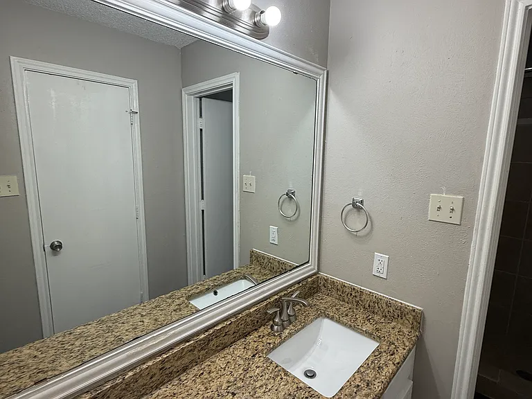 221 Arnold St — Photo 19