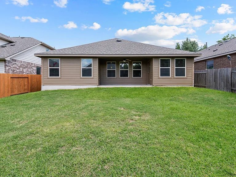 4517 Chestnut Meadows Bnd — Photo 34