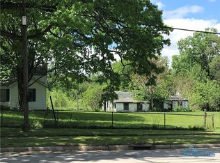 1010 Clark St, Holland, OH