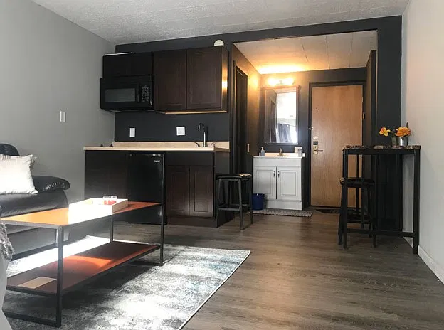 Studio, 200 sqft, $850 — Photo 3