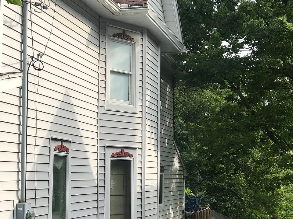2nd image of 151 Main St