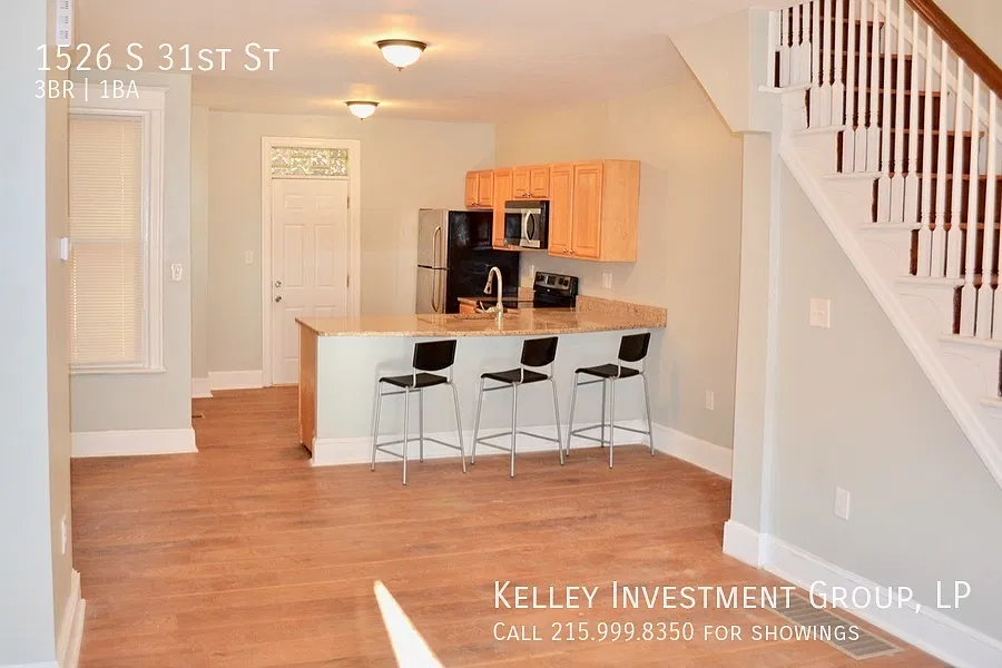 3 bed, 1000 sqft, $1,525 — Photo 2