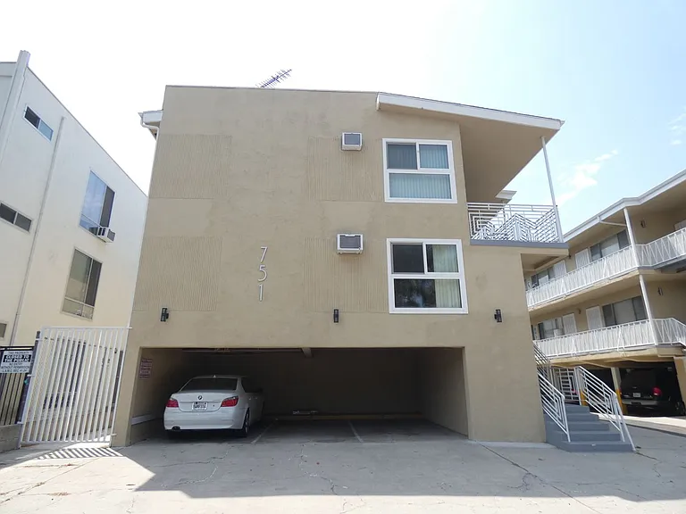 751 S Curson Ave — Photo 6