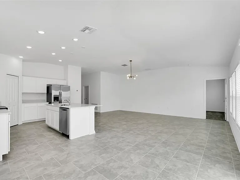 243 Hayley St — Photo 9