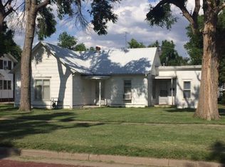 714 1/2 Topeka St, Larned, KS 67550