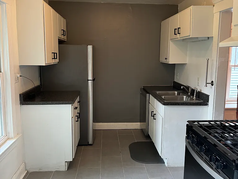 1641 Robinwood Ave #1 — Photo 3