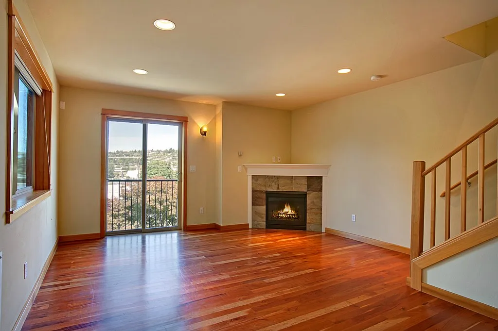624 W Emerson St — Photo 1
