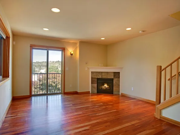 624 W Emerson St APT B, Seattle, WA 98119