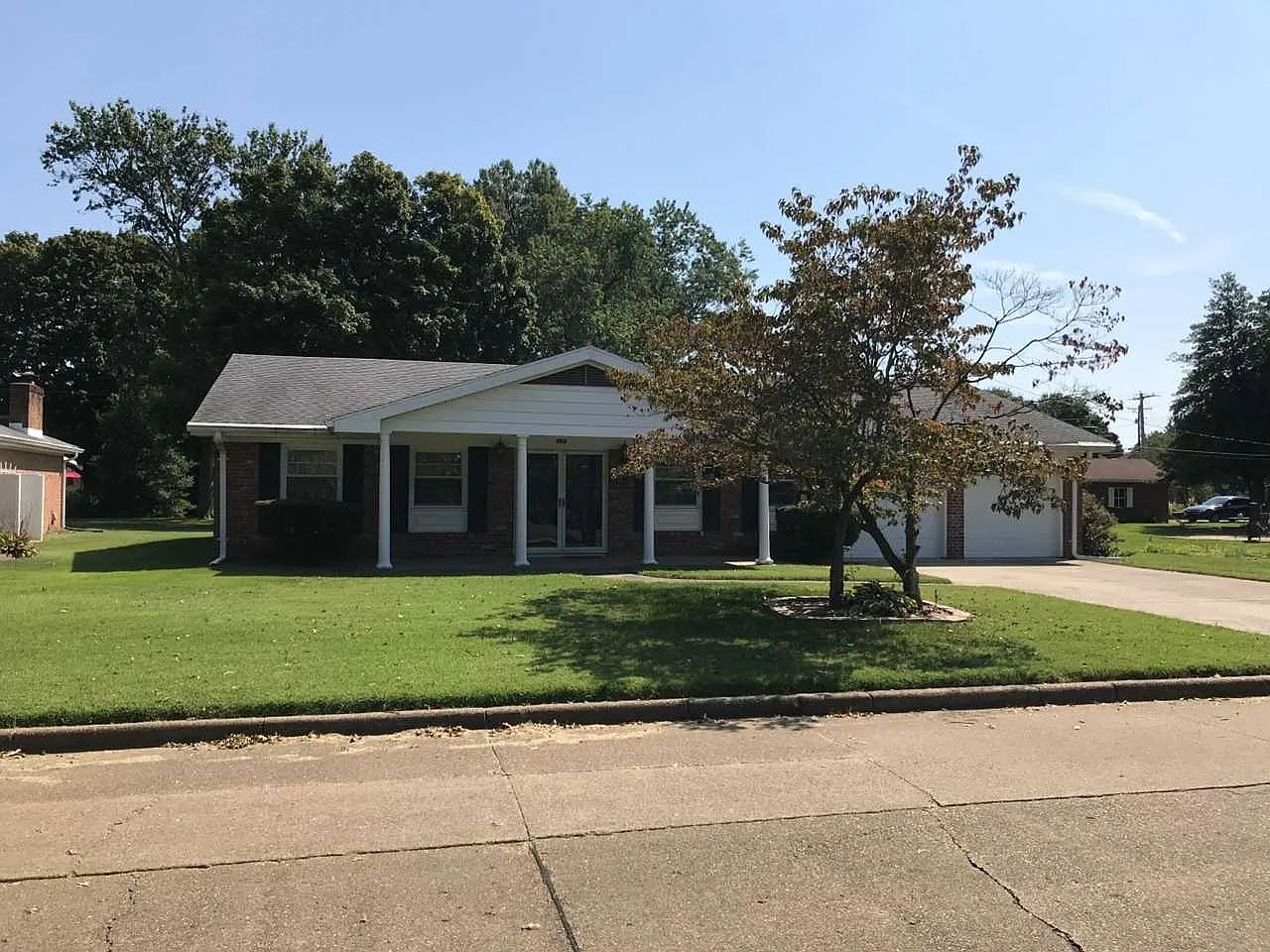 950 Wiltshire Dr photo 1