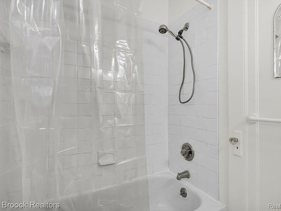 1218 Longfellow Ave, photo 15