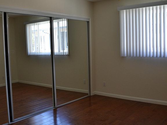 5th image of 8267 Norton Ave