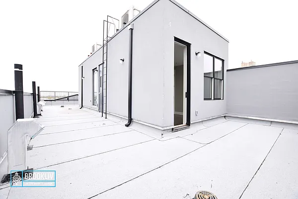 Rented by null | media 56