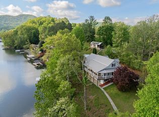 97 Kilmoore Ln, Hayesville, NC 28904