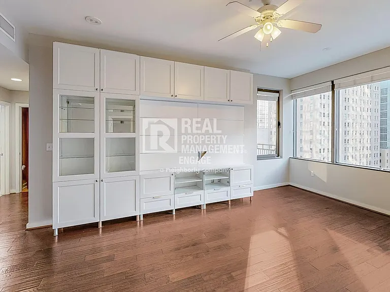 1200 Main St #910 — Photo 5