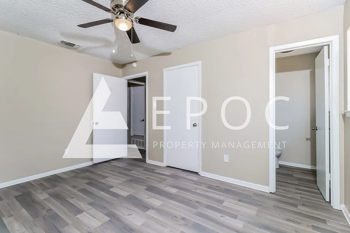1407 Herndon Dr — Photo 3
