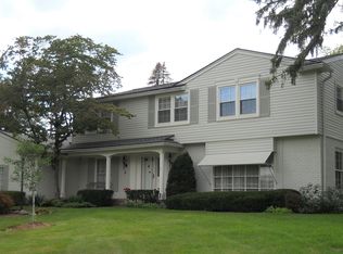 3845 Peabody Dr, Bloomfield Hills, MI 48302