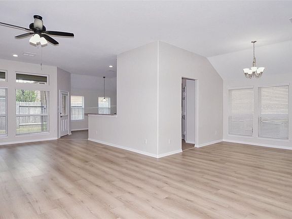 3rd image of 3403 Tall Sycamore Trl