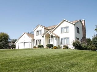 18 High Meadow Rd, Hadley, MA 01035