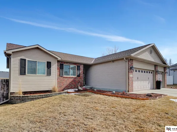 5917 Upton Grey Cir, Lincoln, NE 68516