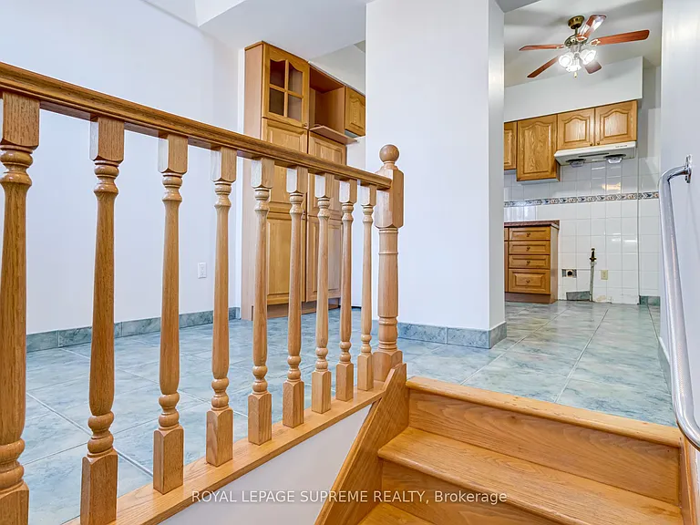160 Shanly St #MAIN LOWER — Photo 5