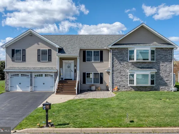 17 Vickilee Dr, Wrightsville, PA 17368