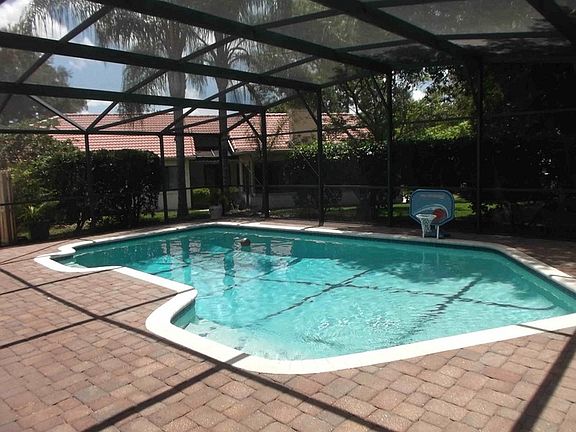 Screened pool