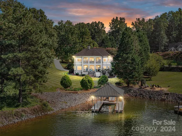 126 Normandy Rd, Mooresville, NC 28117
