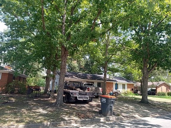 3rd image of 27 Southwood Dr