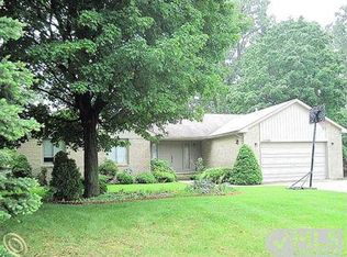 37901 Carson St, Farmington Hills, MI 48331