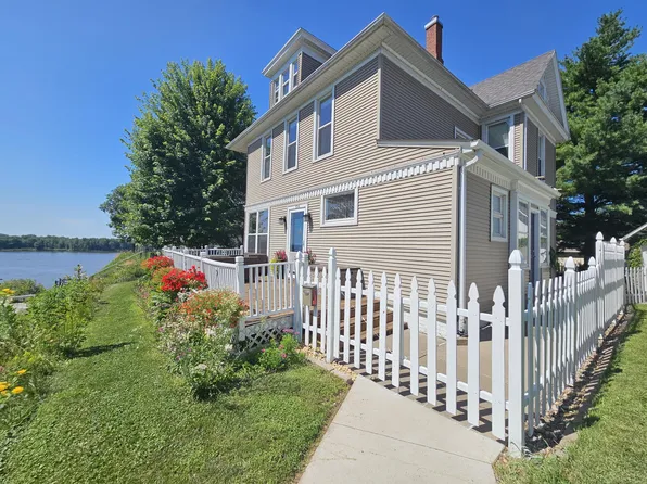 106 Park Ave, Muscatine, IA 52761