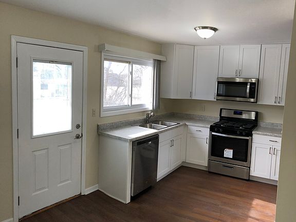 5th image of 165 W Altgeld Ave