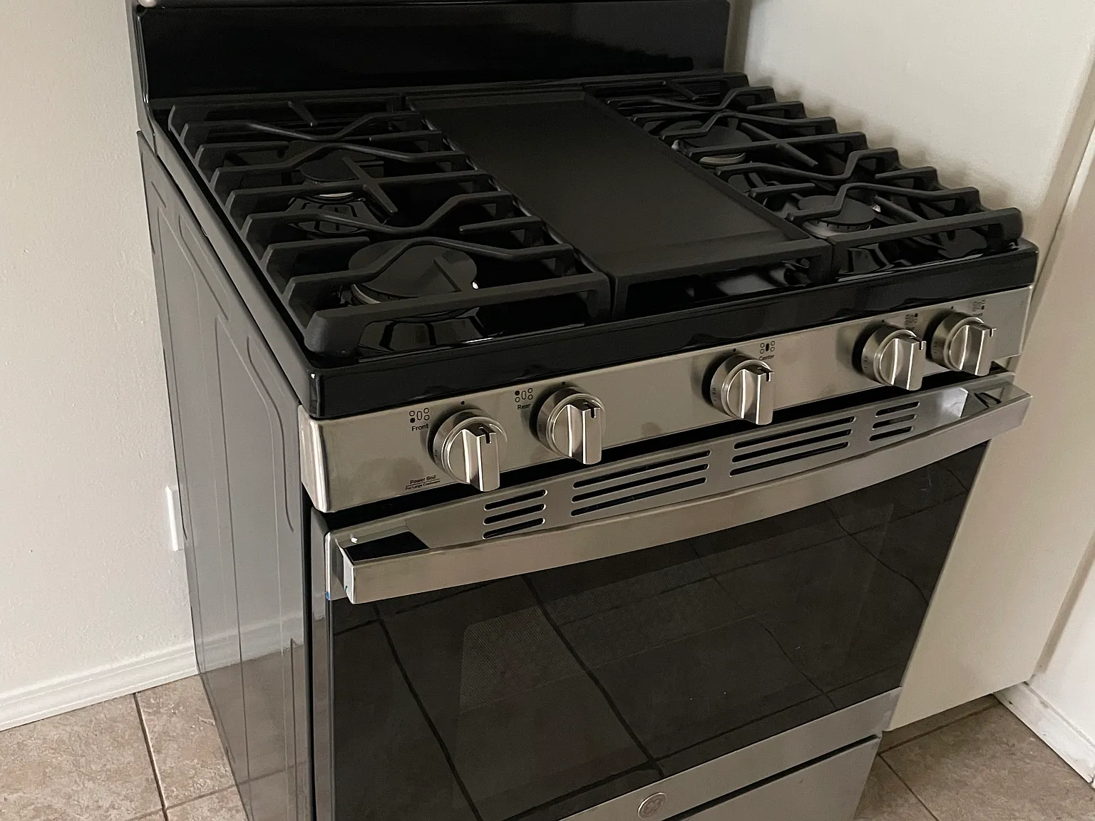 1 bed, 550 sqft, $2,100 — Photo 4