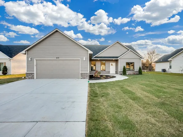 613 S Sweetwater Rd, Maize, KS 67101