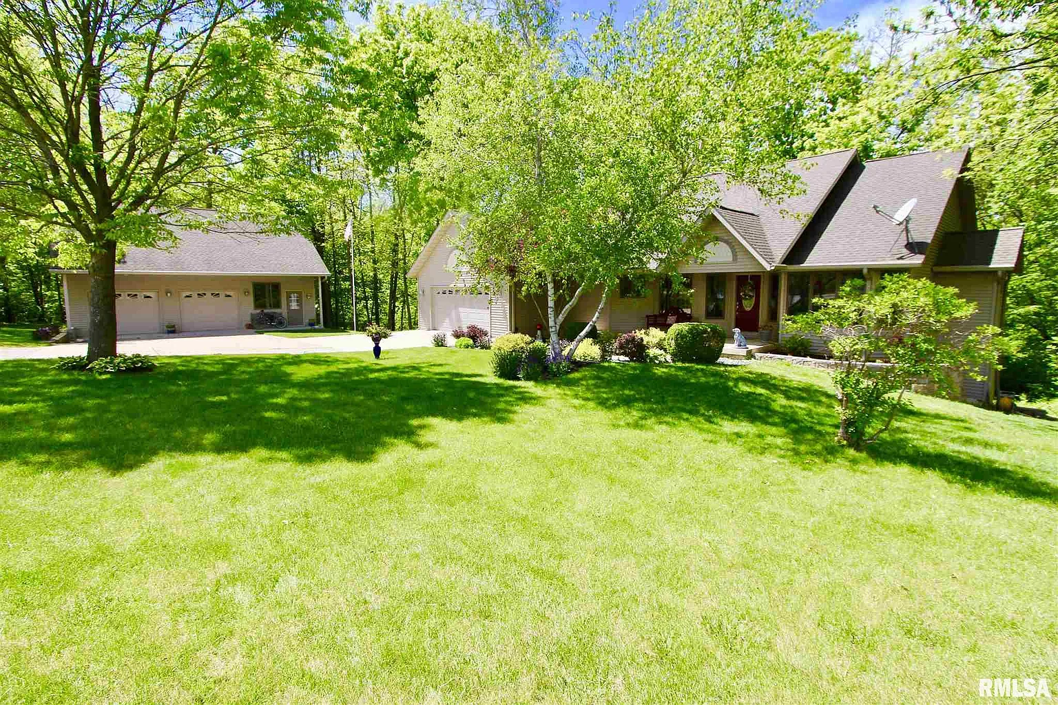 7035 Siesta Dr photo 1