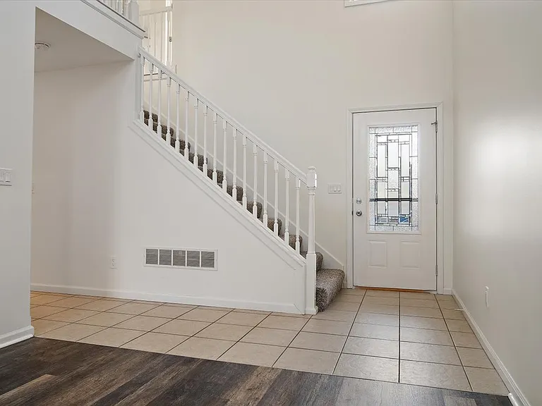 1200 Heron Dr — Photo 8