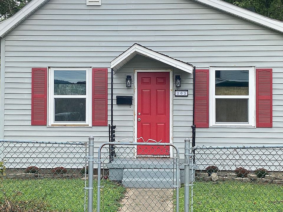 2nd image of 203 9th Ave