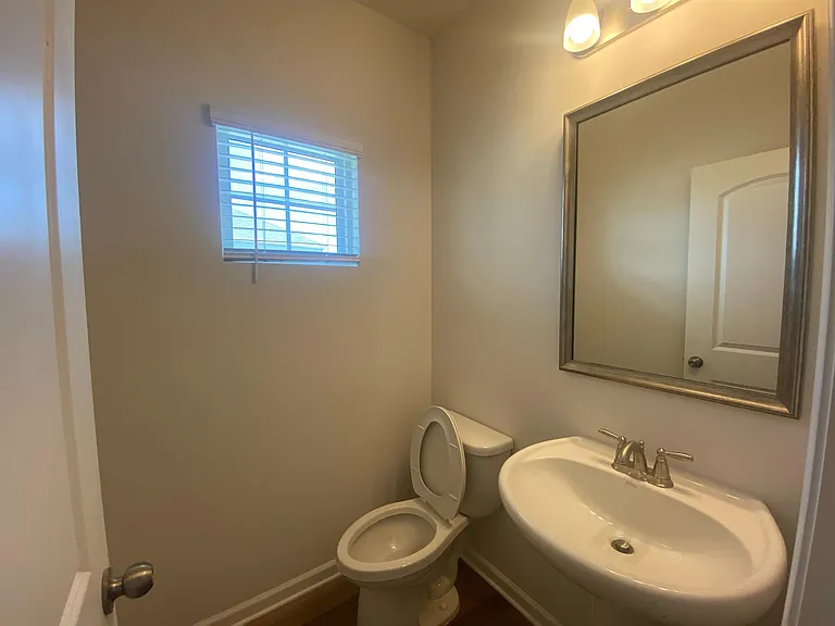 302 Sagecroft Ln — Photo 7
