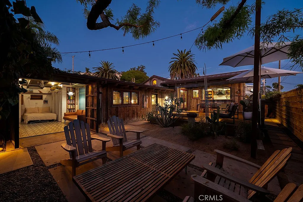 2 bed, 2.5 bath, 1140 sqft, $7,500 — Photo 2