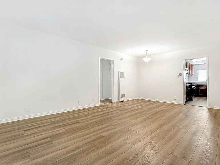 1234 10th St in Santa Monica - steps to Wilshire Blvd! — Photo 7