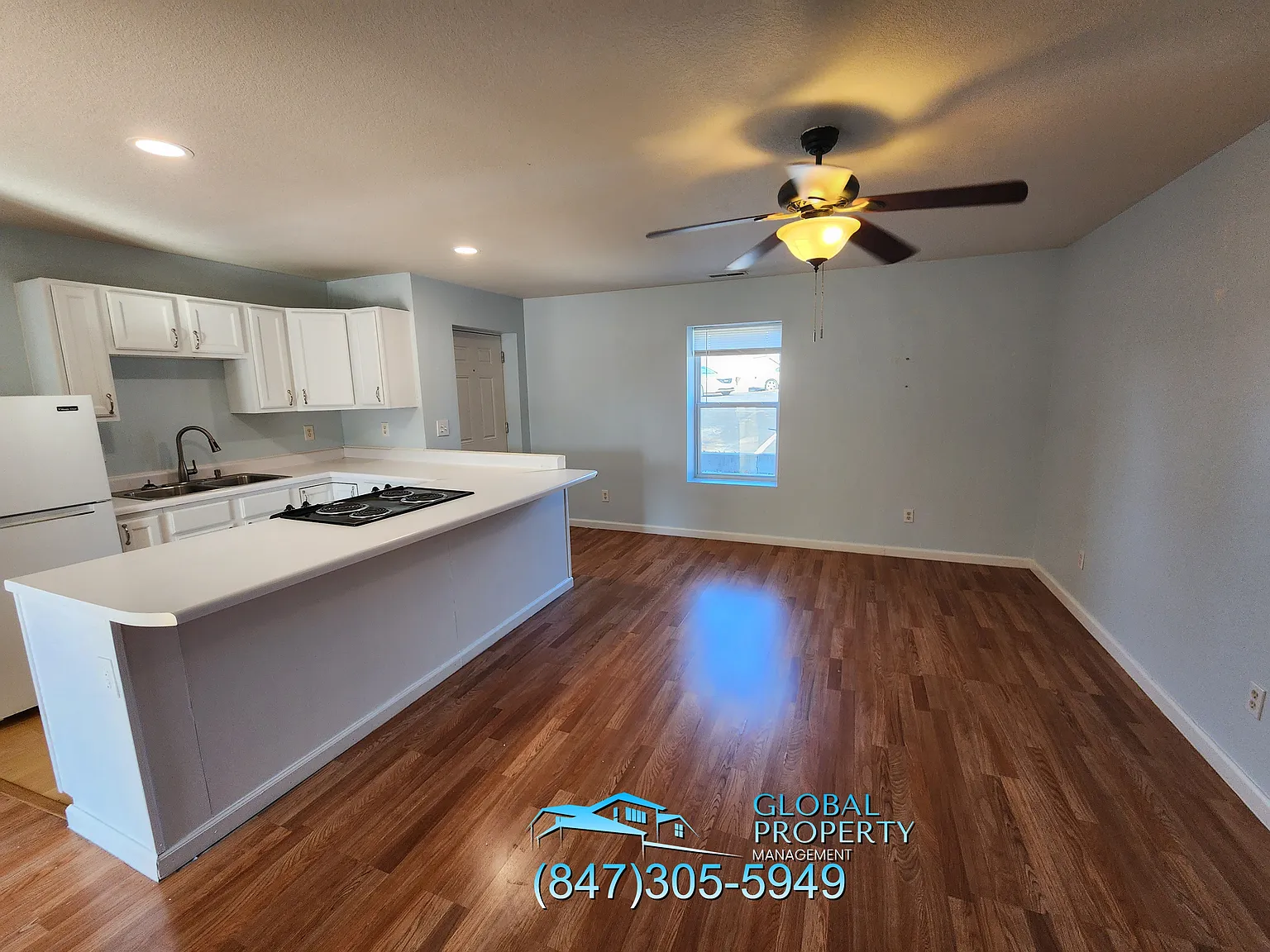 Lakefront Apartments — Photo 1