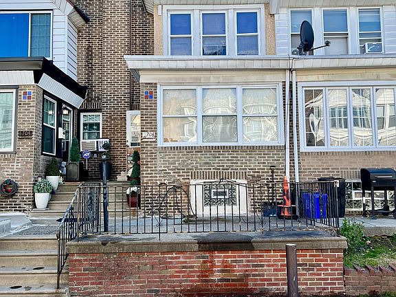 3rd image of 6706 Guyer Ave