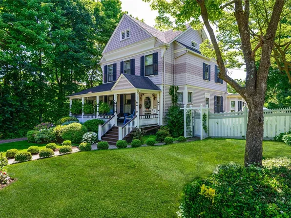 2 Platt Place, Huntington, NY 11743