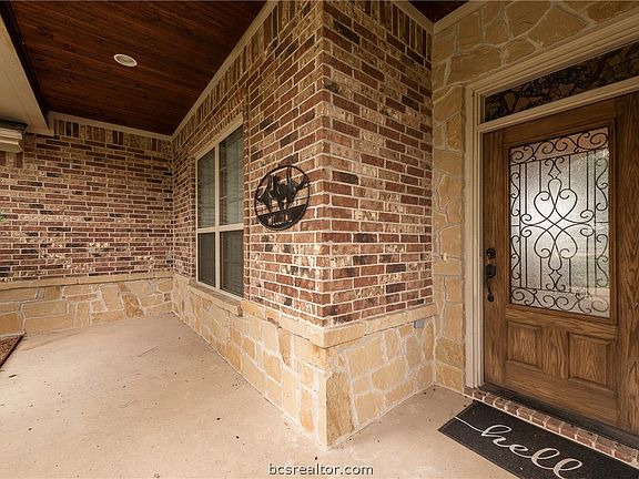 3rd image of 4192 Wagonwheel Rd