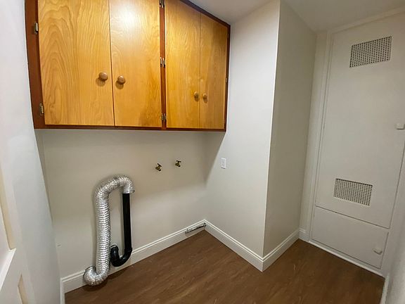 5th image of 621 Pine Ave #627