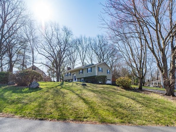 4 Anthony Rd, South Hamilton, MA 01982