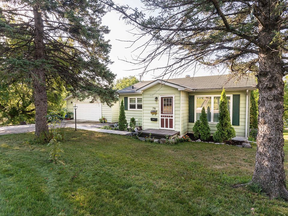 716 E Summit Ave, Fergus Falls, MN 56537 Zillow