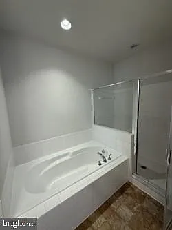 240 Parkland Dr — Photo 20