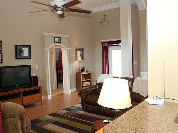 3rd image of 410 Wiltshire Ct